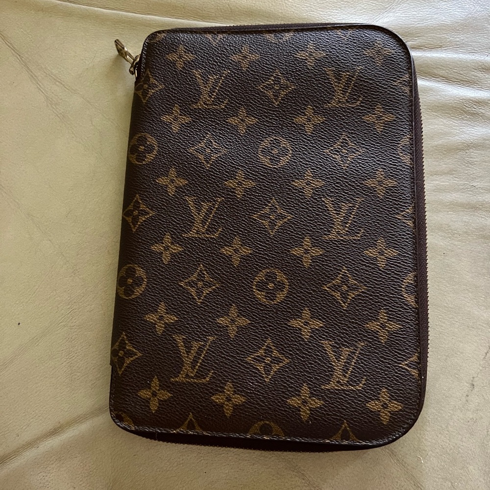 Authentic LOUIS VUITTON
Monogram Canvas Large Zip Agenda Organizer USA